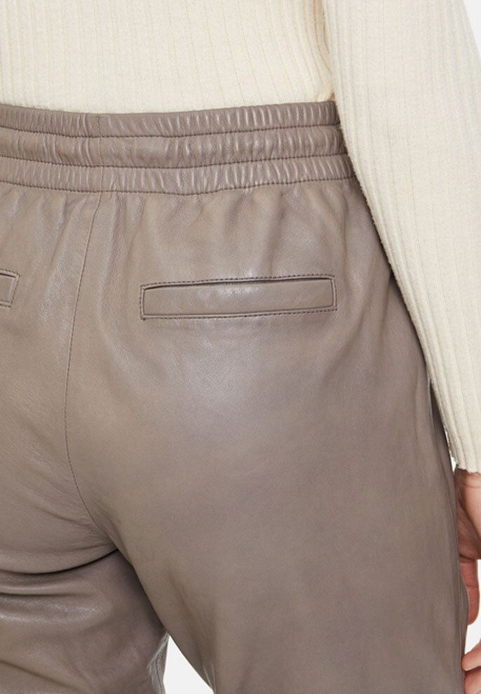 Vêtement en cuir Pantalon cuir taupe